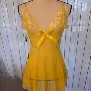 Elegant Yellow Lace Chemise with Satin Bow